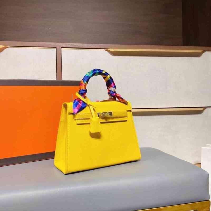Stereo Yellow Summer Solid Designer Handbags Lock Horizontal Square Soft Handle Single Small Shoulder Bag Crossbodyss Bag Have Logo Birkinbag Kellybag Factory, Black
Stereo Yellow Summer Solid Designer Handbags Lock Horizontal Square Soft Handle Single Small Shoulder Bag Crossbodyss Bag Have Logo Birkinbag Kellybag Factory, Black