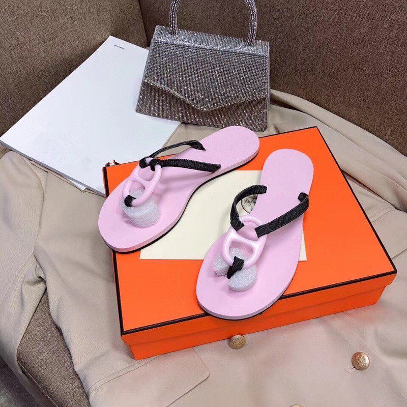 Slippers luxury sandals women fashion designer flat flip flops Paris summer beach sexy and boxes, Black
Slippers luxury sandals women fashion designer flat flip flops Paris summer beach sexy and boxes, Black