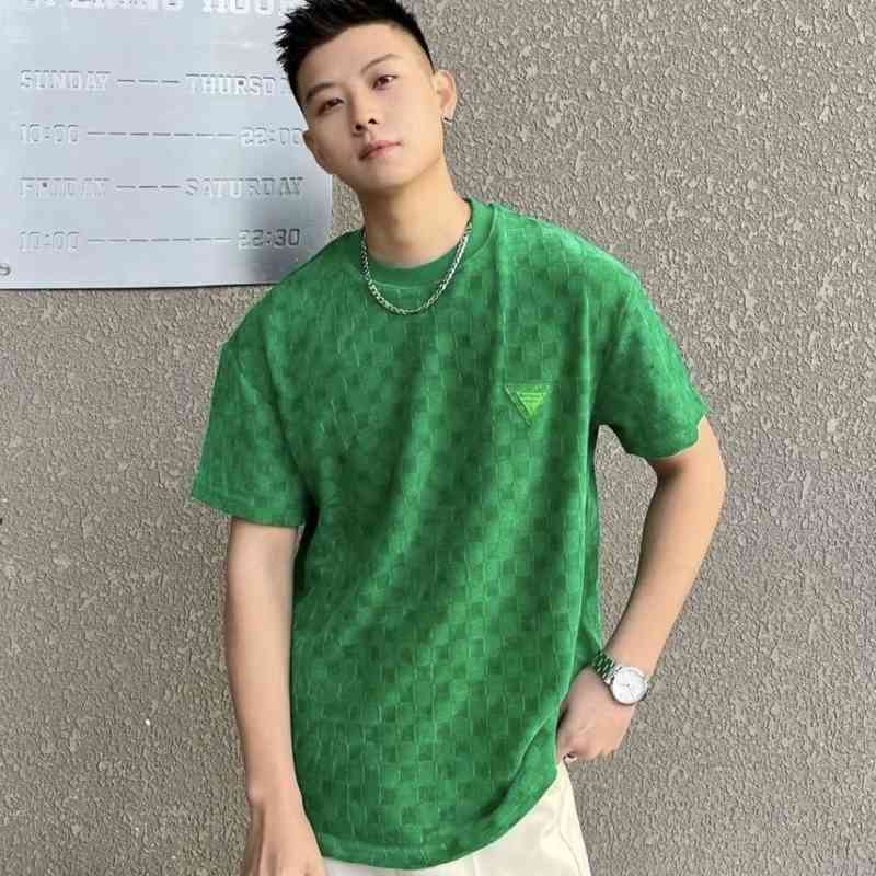 2022 Summer New Bottega Short Sleeved T-shirt Men's Fashion Ins Plaid Bv Green Versatile Men's and Women's Slim Half Shirt, High quality black
2022 Summer New Bottega Short Sleeved T-shirt Men's Fashion Ins Plaid Bv Green Versatile Men's and Women's Slim Half Shirt, High quality black