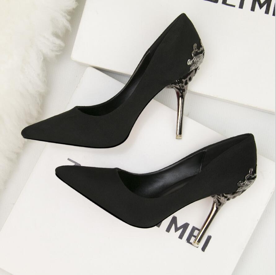 2021 Top Quality Women Shoes Red Bottoms High Heels Sexy Pointed Toe Sole Pumps Come With Logo dust bags Wedding shoe
2021 Top Quality Women Shoes Red Bottoms High Heels Sexy Pointed Toe Sole Pumps Come With Logo dust bags Wedding shoe