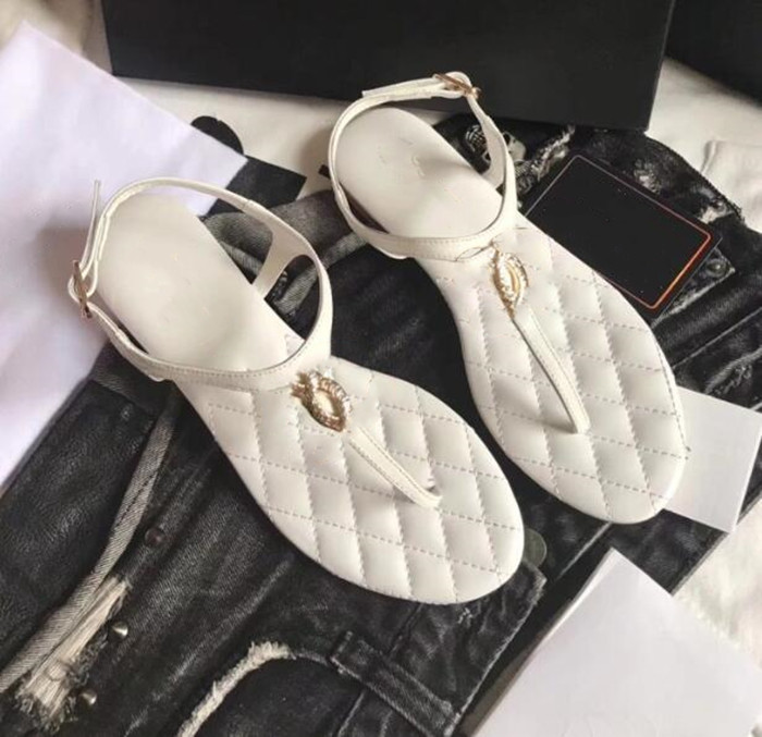 Fashion Women's Casual sandals Summer Metal Beach slippers Leather High quality shoes female flip flops Sandal C4022
Fashion Women's Casual sandals Summer Metal Beach slippers Leather High quality shoes female flip flops Sandal C4022
