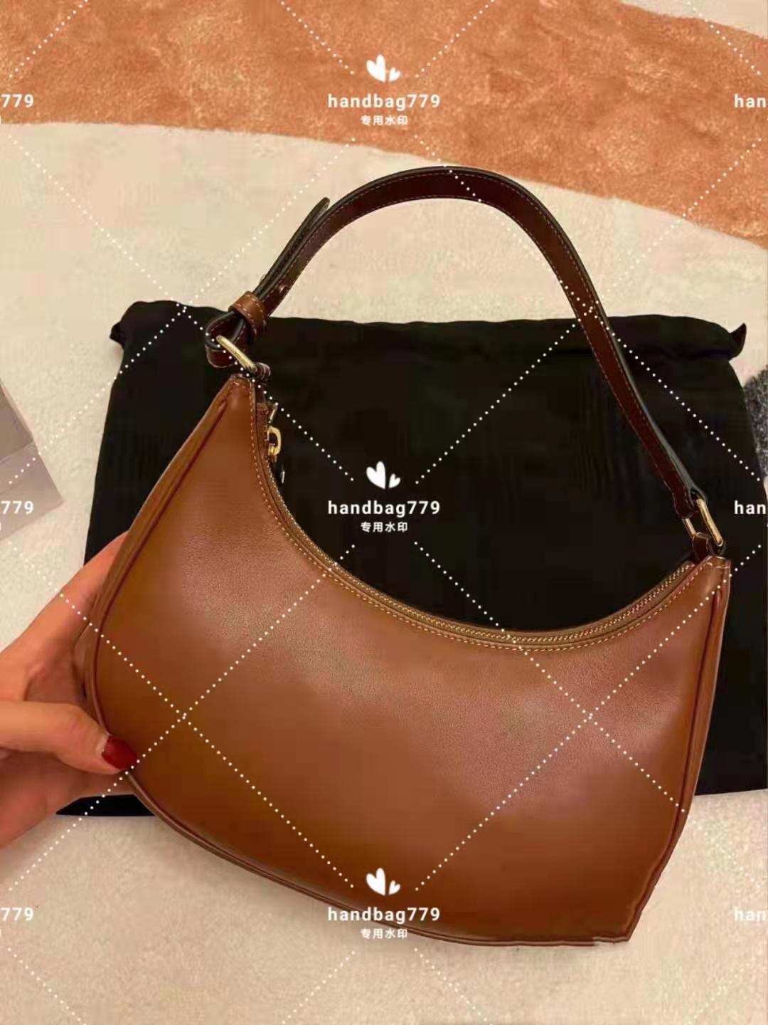 Luxury Evening Bags classic women underarm bag in solid color contracted Genuine Leatherbag The four seasons are available
Luxury Evening Bags classic women underarm bag in solid color contracted Genuine Leatherbag The four seasons are available