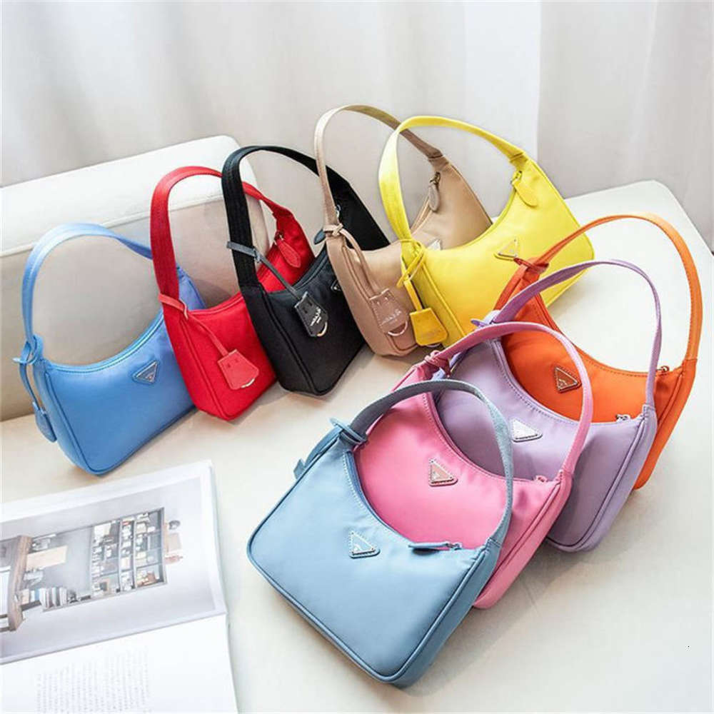 LVHGG New hobo Shoulder Bag for women waterproof canvas shoulder Tote hands presbyopic purse lady messenger bag wholesaledesigner
LVHGG New hobo Shoulder Bag for women waterproof canvas shoulder Tote hands presbyopic purse lady messenger bag wholesaledesigner