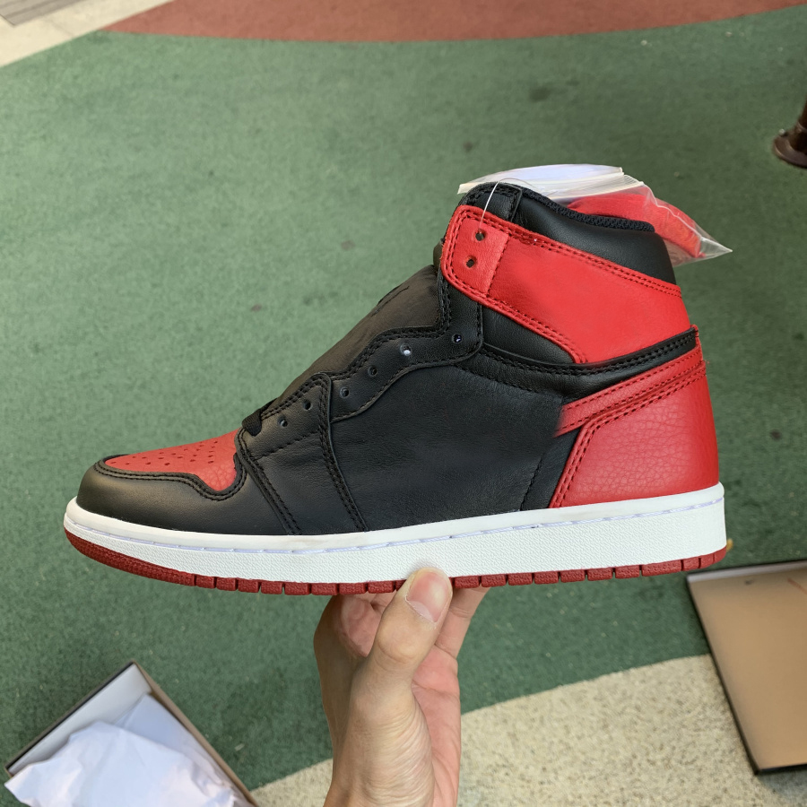 2021 Luxury Designer Basketball shoes for men off women White Running sneakers Fashion SB Platform Air dunk Loafers Outdoor Slides Foam Runner dunks low trainers
2021 Luxury Designer Basketball shoes for men off women White Running sneakers Fashion SB Platform Air dunk Loafers Outdoor Slides Foam Runner dunks low trainers