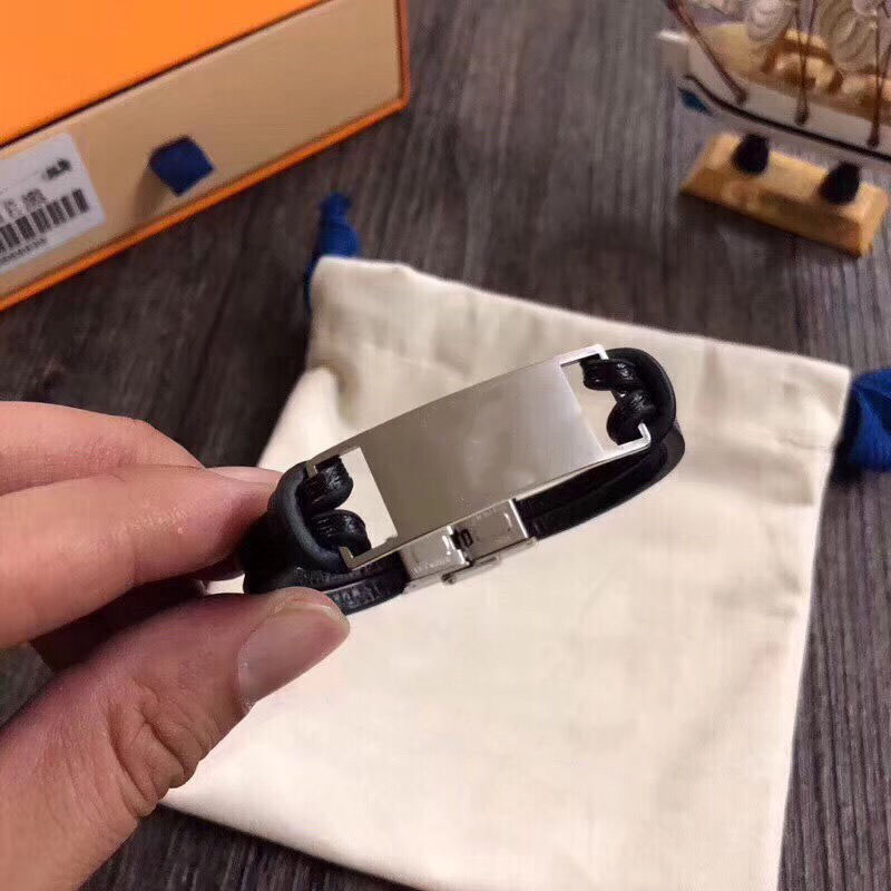 Fashion design high quality fashion selling stainless steel luxury wristbands. Personalized bracelets. Exquisite bracelet gifts. Multiple co, Black
Fashion design high quality fashion selling stainless steel luxury wristbands. Personalized bracelets. Exquisite bracelet gifts. Multiple co, Black