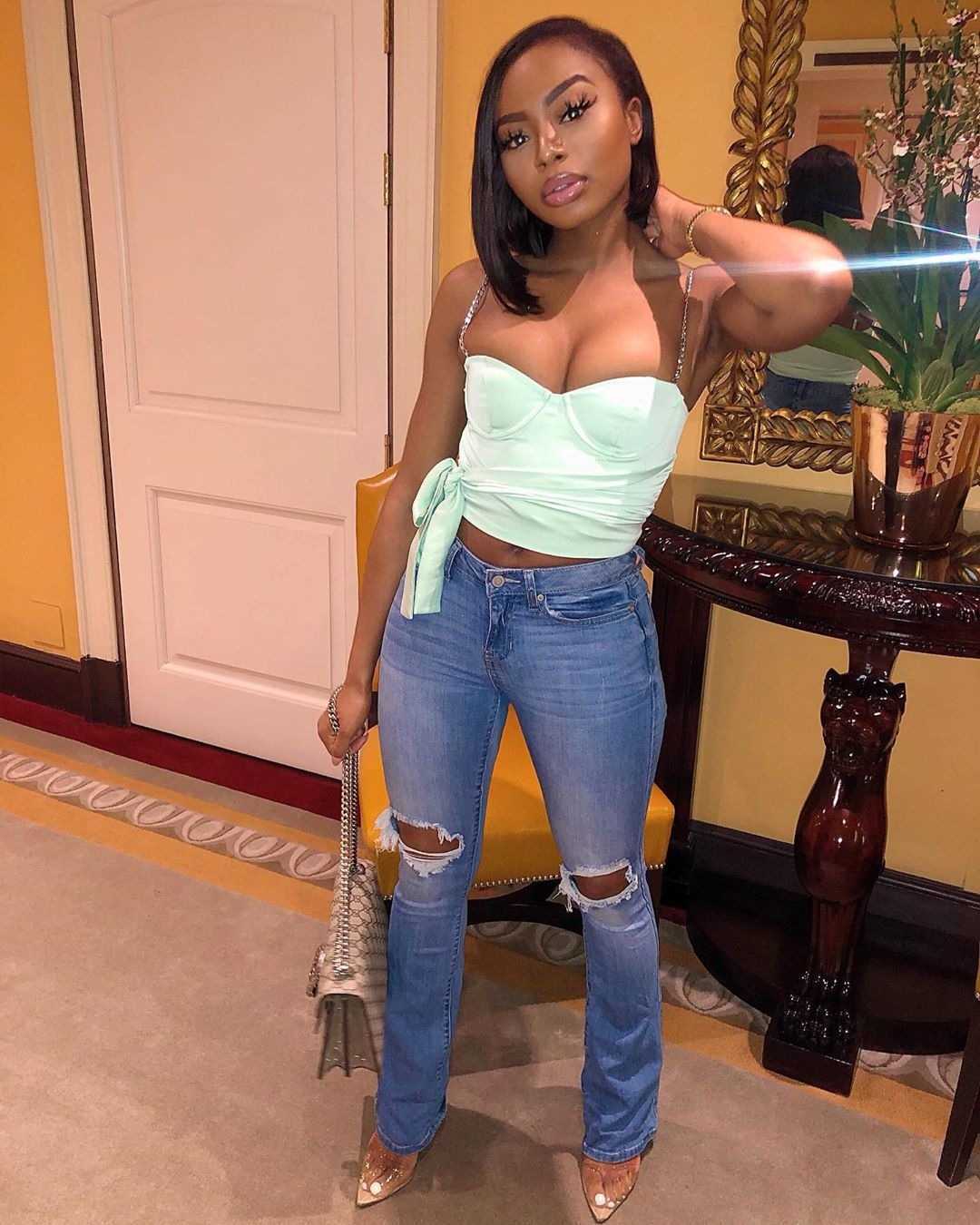 OMSJ Sexy Bandage Bow Solid Party Tank Tops Metal Chain Spaghetti Strap Crop Top Women's Short Camis Streetwear Cropeed 210625