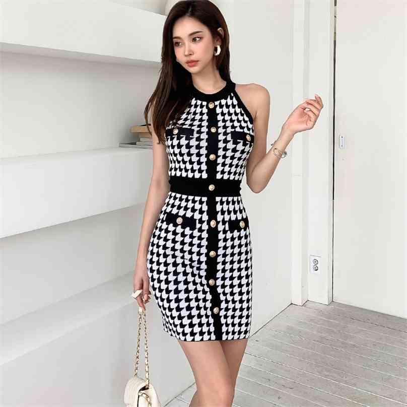 Summer Knitted Mini Dress for women Black Plaid Sleeveless Crew neck hang wear cotton Ladies sexy Office Dresses 210602, The picture color
Summer Knitted Mini Dress for women Black Plaid Sleeveless Crew neck hang wear cotton Ladies sexy Office Dresses 210602, The picture color