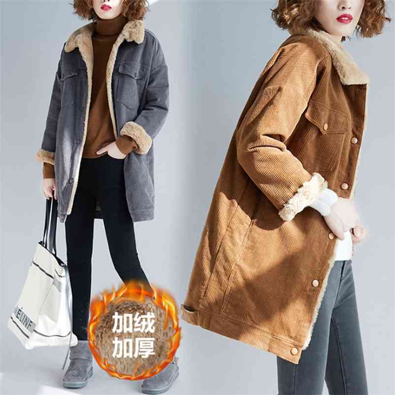 Winter Faux fur Coat Women Oversize Corduroy Coats Vintage Female Loose Long Jackets Casual Street Lady Lambswool Outwear 210519, Blue with gray
Winter Faux fur Coat Women Oversize Corduroy Coats Vintage Female Loose Long Jackets Casual Street Lady Lambswool Outwear 210519, Blue with gray