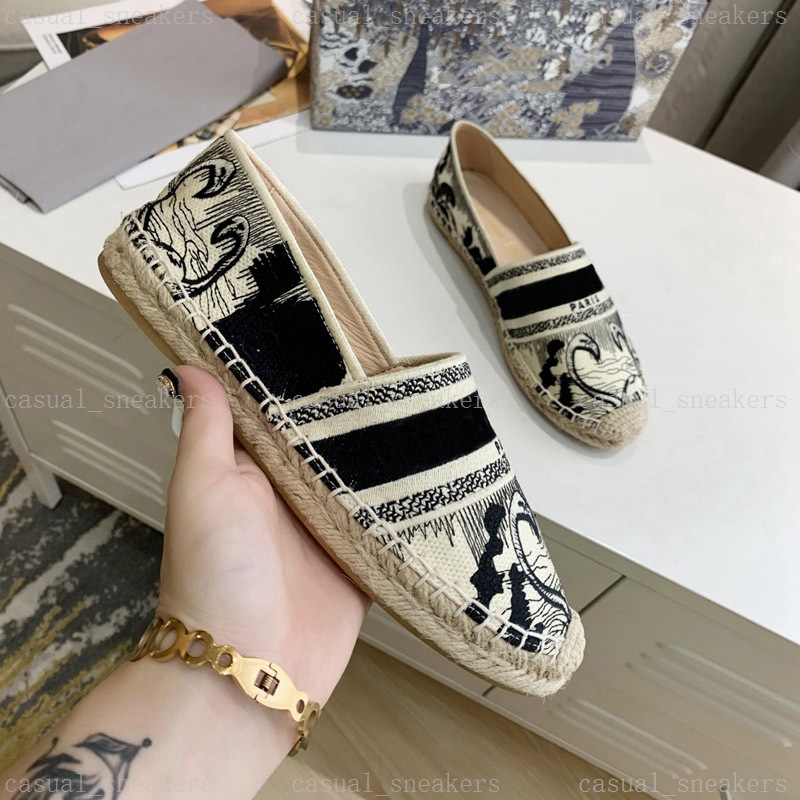 Women Embroidered Cotton and Shearling Slide Sandals Double Strap Furry Slippers Womens Lady Wool Slides Mules House Winter
Women Embroidered Cotton and Shearling Slide Sandals Double Strap Furry Slippers Womens Lady Wool Slides Mules House Winter
