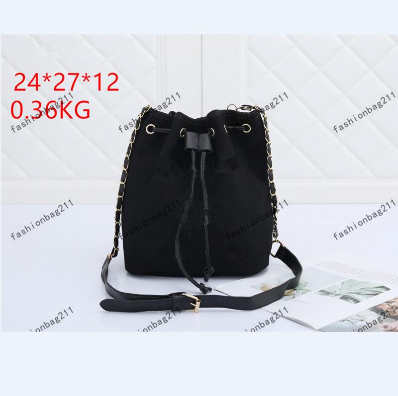 Shoulder bags Designer handbag top Pearl accessories lady Cloth bag embossed printing design high-end large capacity high quality handbags p
Shoulder bags Designer handbag top Pearl accessories lady Cloth bag embossed printing design high-end large capacity high quality handbags p