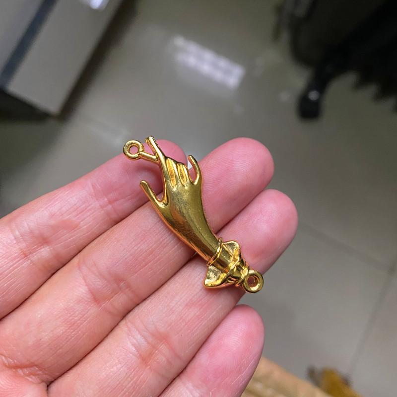 Charms 12Pcs 45x14mm Hand Connector Pendants Antique Gold Tone Jewelry Making DIY Bracelet Necklace Handmade Craft, Bronze;silver
Charms 12Pcs 45x14mm Hand Connector Pendants Antique Gold Tone Jewelry Making DIY Bracelet Necklace Handmade Craft, Bronze;silver