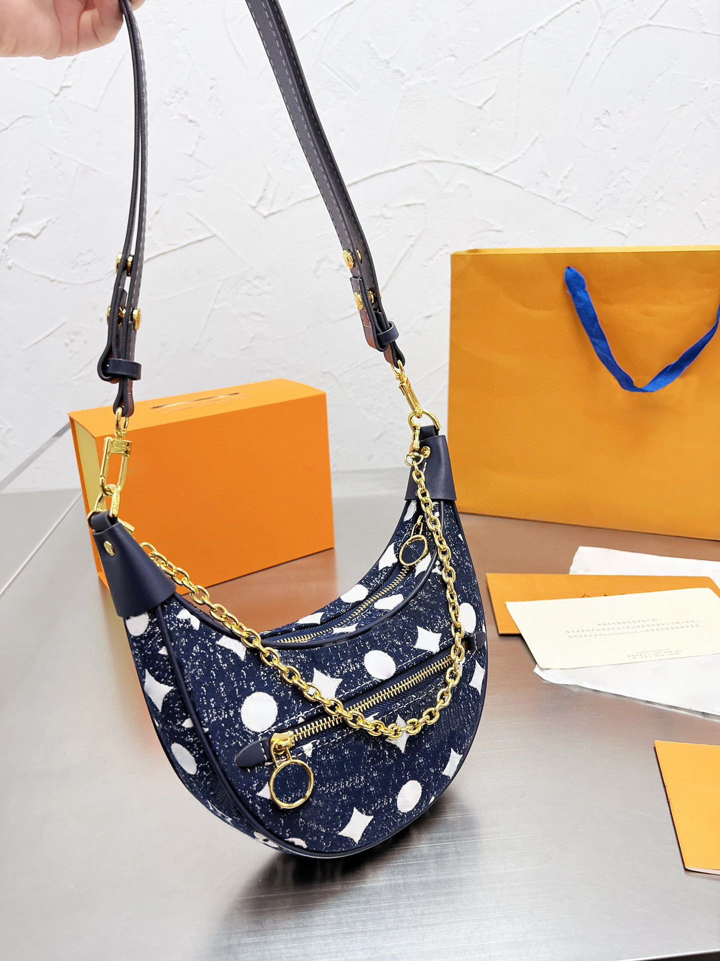 M81166 Designer Women bags LOOP denim shopping bag contrast stitch printed NeoNoe bucket Handbag Purse Tote crossbody top quality, No pay
M81166 Designer Women bags LOOP denim shopping bag contrast stitch printed NeoNoe bucket Handbag Purse Tote crossbody top quality, No pay