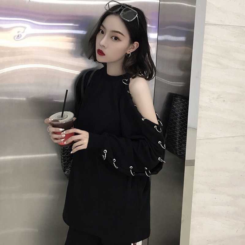 Autumn Korean Gothic fashion Vintage ring loose sweatshirt black Harajuku quilted O-neck casual female hip hop 210608
Autumn Korean Gothic fashion Vintage ring loose sweatshirt black Harajuku quilted O-neck casual female hip hop 210608