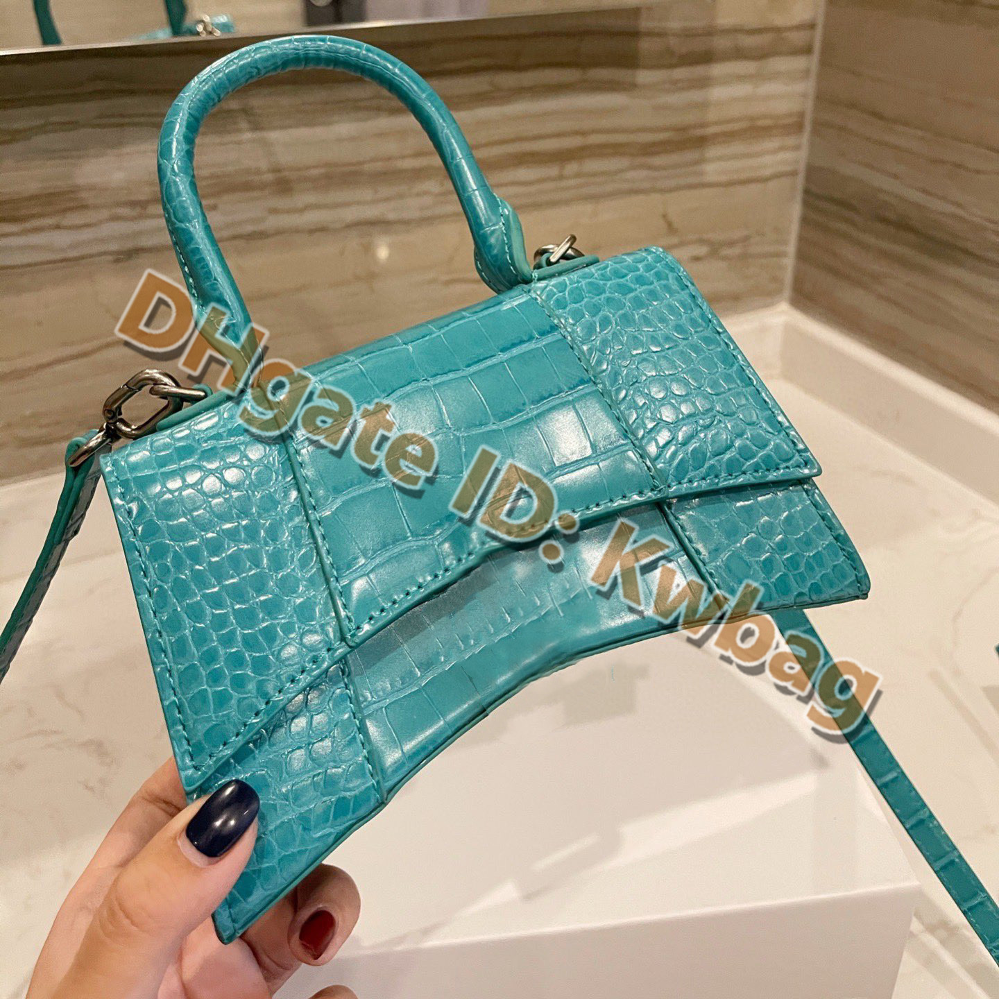 2021 Women Luxurys Designers Shoulder Bags Cowhide Handbags Cross body bag totes messenger handbag Clutch purses Multicolor Ladies purse wallet top quality Hobos, No bags
2021 Women Luxurys Designers Shoulder Bags Cowhide Handbags Cross body bag totes messenger handbag Clutch purses Multicolor Ladies purse wallet top quality Hobos, No bags