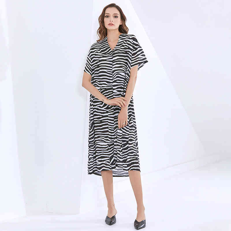 VGH Print Striped Dress For Women V Neck Short Sleeve Casual Loose Midi Korean Dresses Female Fashionable New Clothing Spring 210421