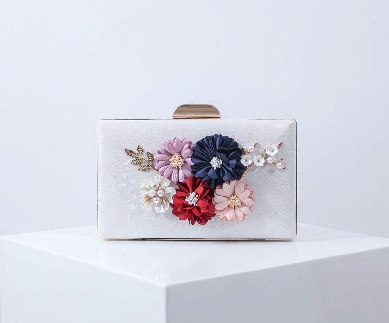 Women Diamond Evening Bags Wedding Shiny Flowers Handbags Bridal Metal Bow Clutches Bag Chain For Lady
Women Diamond Evening Bags Wedding Shiny Flowers Handbags Bridal Metal Bow Clutches Bag Chain For Lady