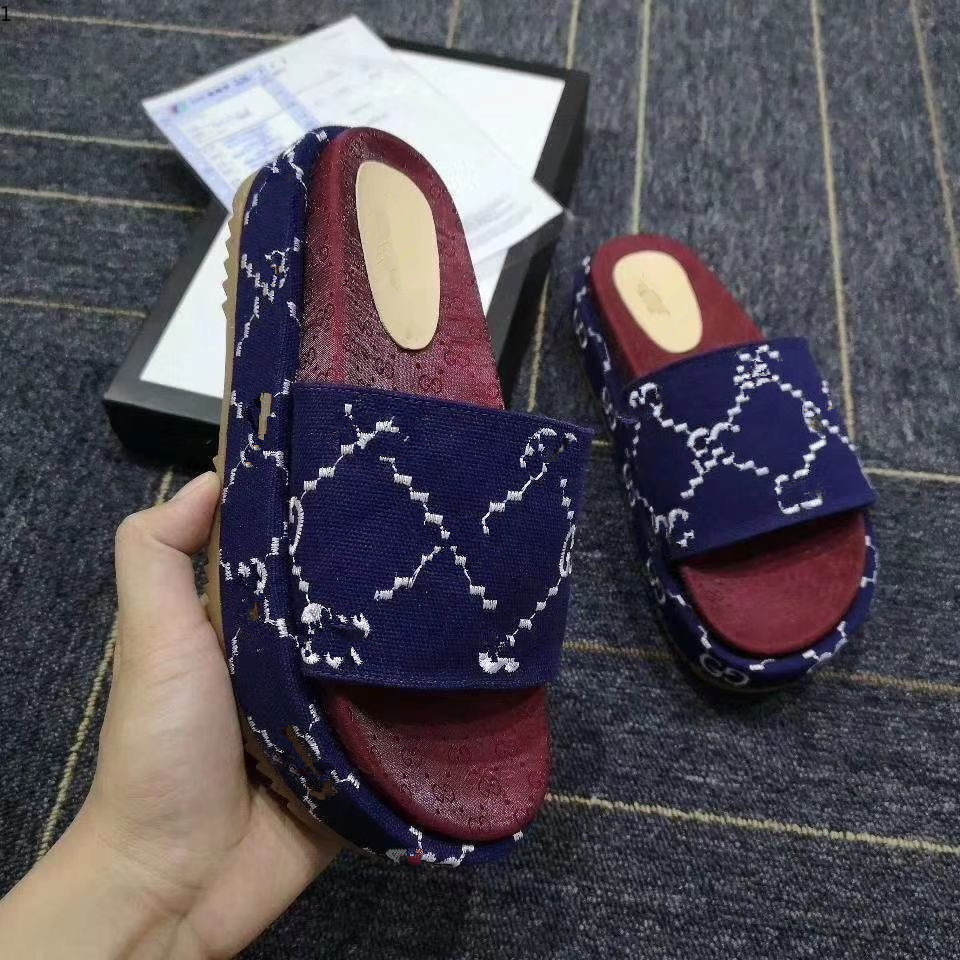 Designer woman fashion Beach Thick bottom luxury platform Alphabet lady Leather High heel slippers Large size 35-40 mkj001147
Designer woman fashion Beach Thick bottom luxury platform Alphabet lady Leather High heel slippers Large size 35-40 mkj001147