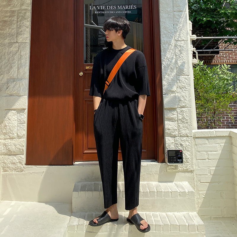 IEFB Mens Short Sleeve Tshirt Loose Causal Summer Ice Silk Pleated Fabric Suit Korean Fashion Sports Two Pieces Set 9Y7212 220810