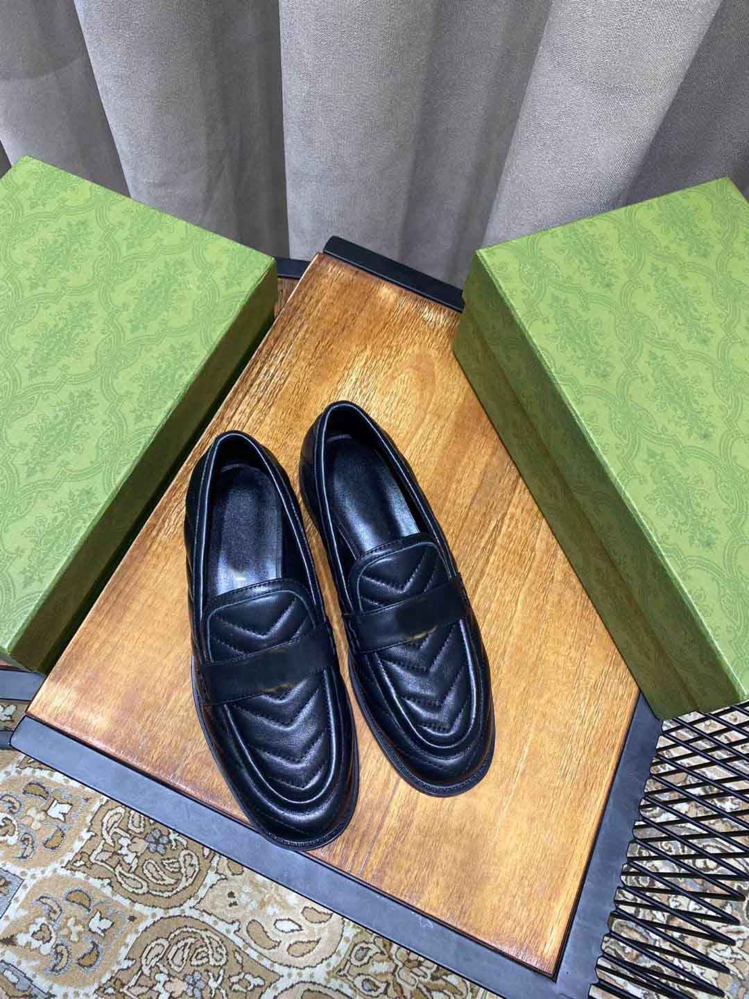 Perfect Marmont Logo-embellished Quilted Leather Loafers Shoes Women's Casual Walking House's Gold-tone Black White Leather Lamb M
Perfect Marmont Logo-embellished Quilted Leather Loafers Shoes Women's Casual Walking House's Gold-tone Black White Leather Lamb M