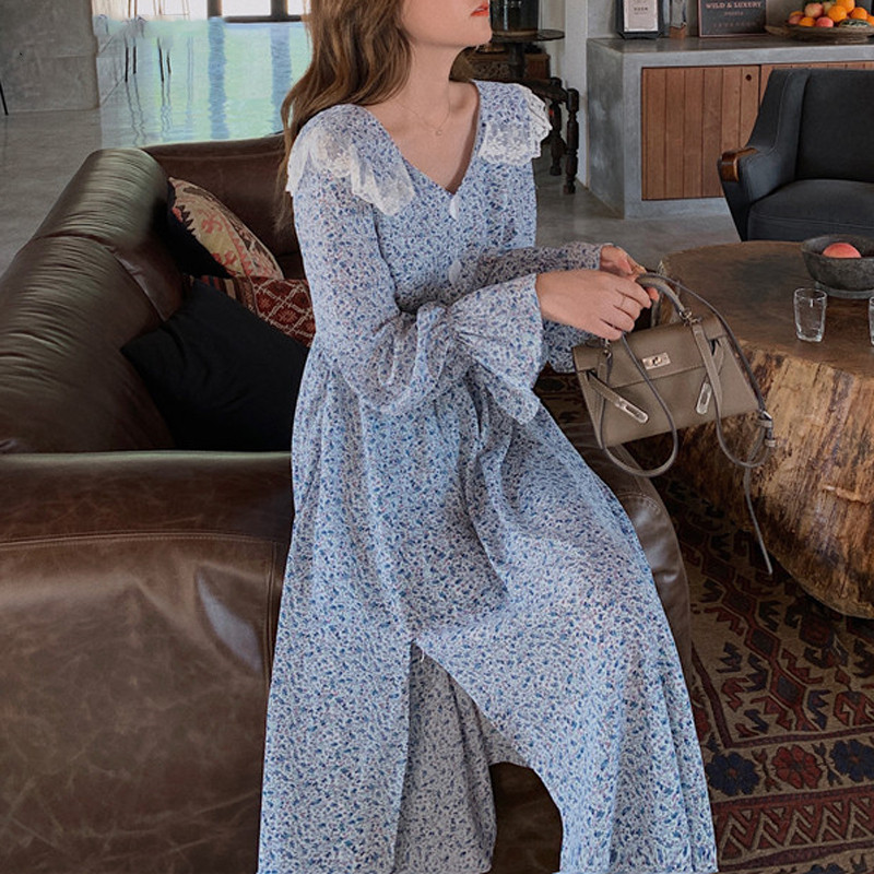 LFL Casual Flare Sleeve Single-breasted Female Floral Dress Side Split Vestidos Lace Patchwork V-neck Women A-line Dress 210521