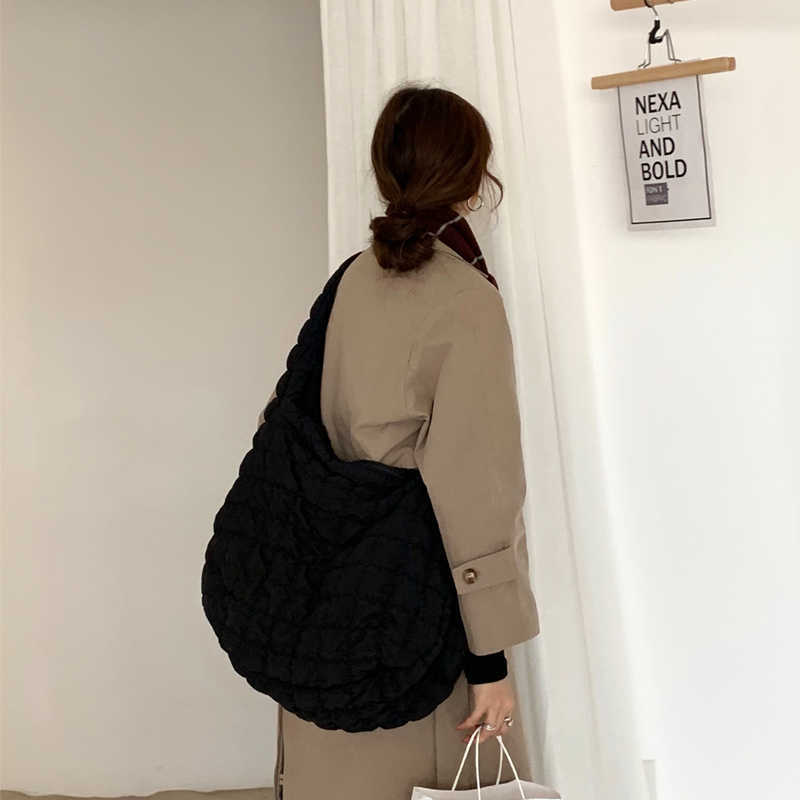 Casual Large Capacity Tote Shoulder Bags Designer Ruched Handbag Luxury Nylon Quilted Padded Crossbody Bag Female Big Purse 211026