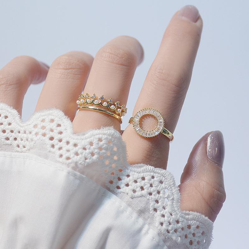 Cluster Rings Exquisite Luxury Double Layers Crown Circle Ring For Women Open Design Adjustable Feminia Cubic Zirconia Bague Anillos Bijoux, Golden;silver
Cluster Rings Exquisite Luxury Double Layers Crown Circle Ring For Women Open Design Adjustable Feminia Cubic Zirconia Bague Anillos Bijoux, Golden;silver