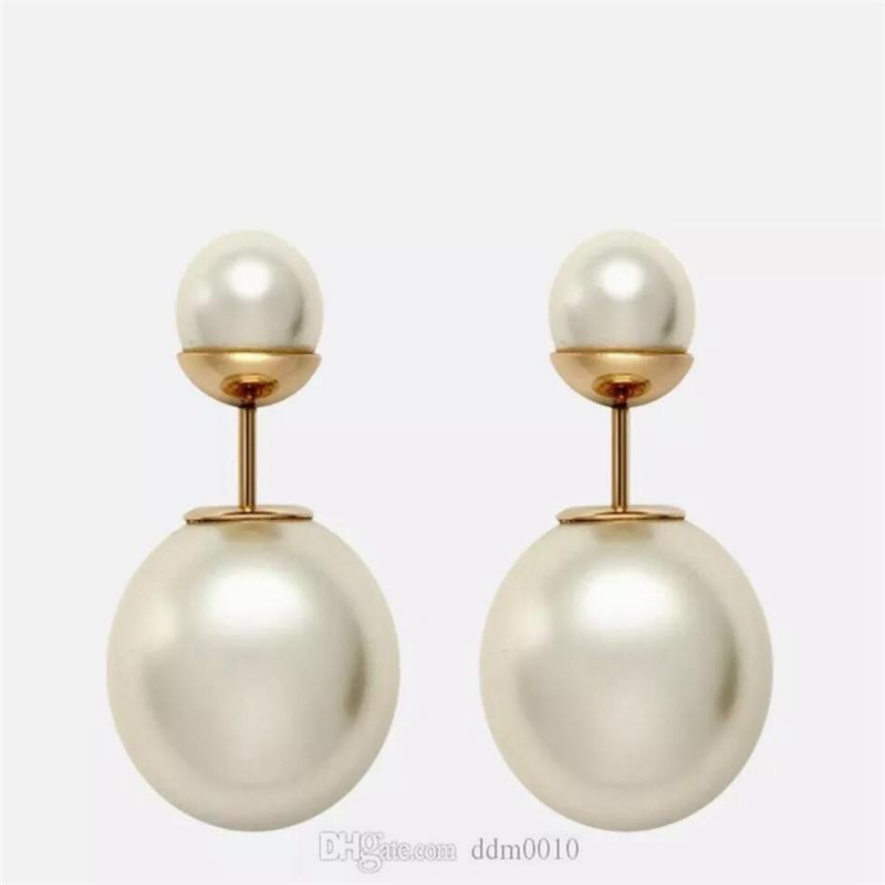 Women Designer Tribales Ear Jewelry Dangle Classic Stainless SteelAntique Gold-Finish Metal and White Resin Pearls With Box 06
Women Designer Tribales Ear Jewelry Dangle Classic Stainless SteelAntique Gold-Finish Metal and White Resin Pearls With Box 06