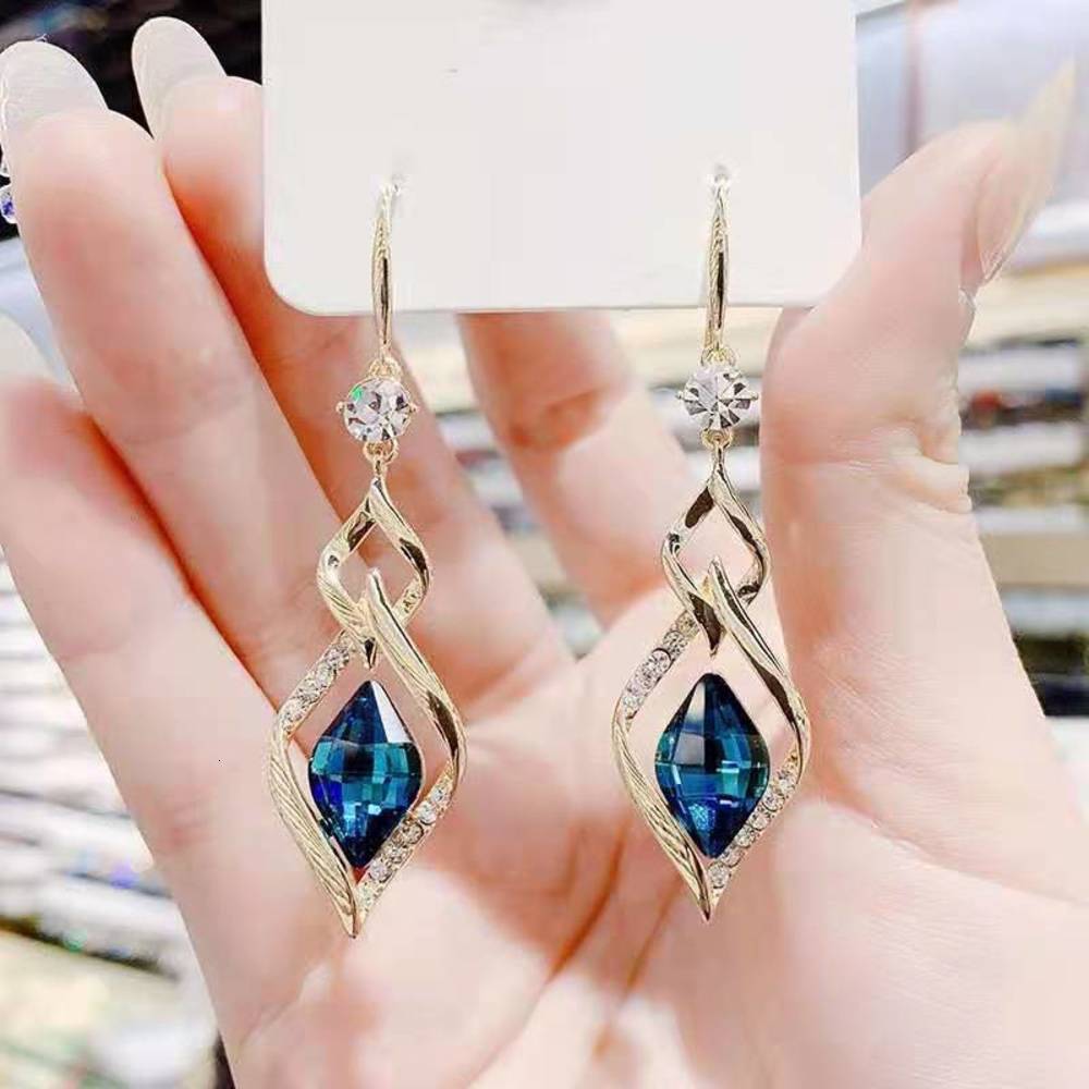 earrings foreign style diamond buckle women's creative fashion irregular trend net red Earrings, Golden
earrings foreign style diamond buckle women's creative fashion irregular trend net red Earrings, Golden