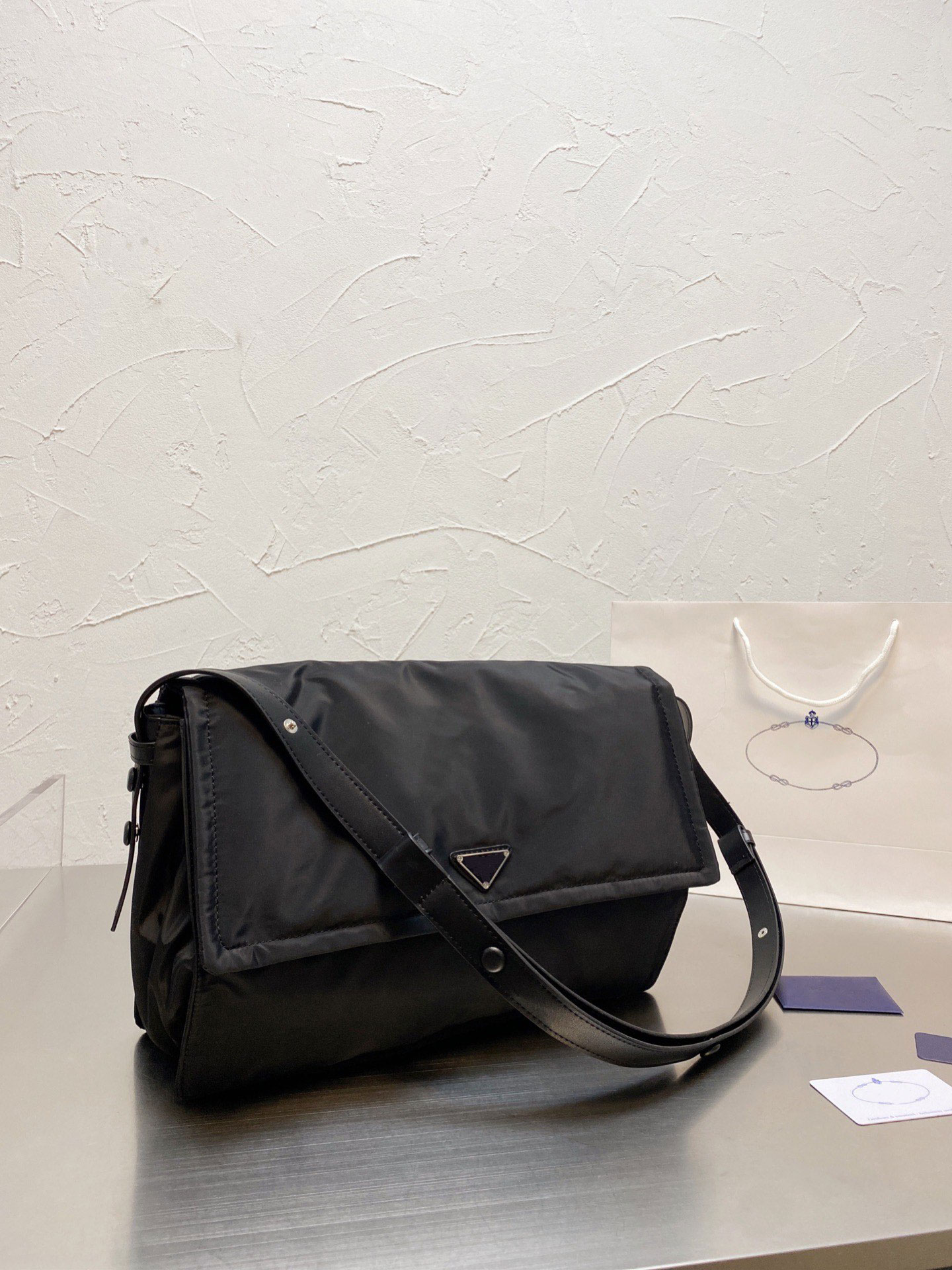 postman bag invites nylon Single Shoulder Messenger Bags parachute cloth fashion commuter backpack for men and women Designer Handbags #E1, Dustbag
postman bag invites nylon Single Shoulder Messenger Bags parachute cloth fashion commuter backpack for men and women Designer Handbags #E1, Dustbag