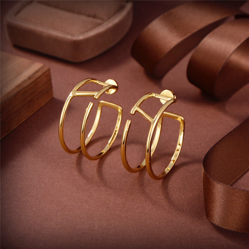 Fashion Designer Gold Hoop Earrings Womens Pearl Pendants Earring Luxury Jewelry Ladies Ear Studs Full Diamonds Boucles D'oreilles Ohrring
Fashion Designer Gold Hoop Earrings Womens Pearl Pendants Earring Luxury Jewelry Ladies Ear Studs Full Diamonds Boucles D'oreilles Ohrring