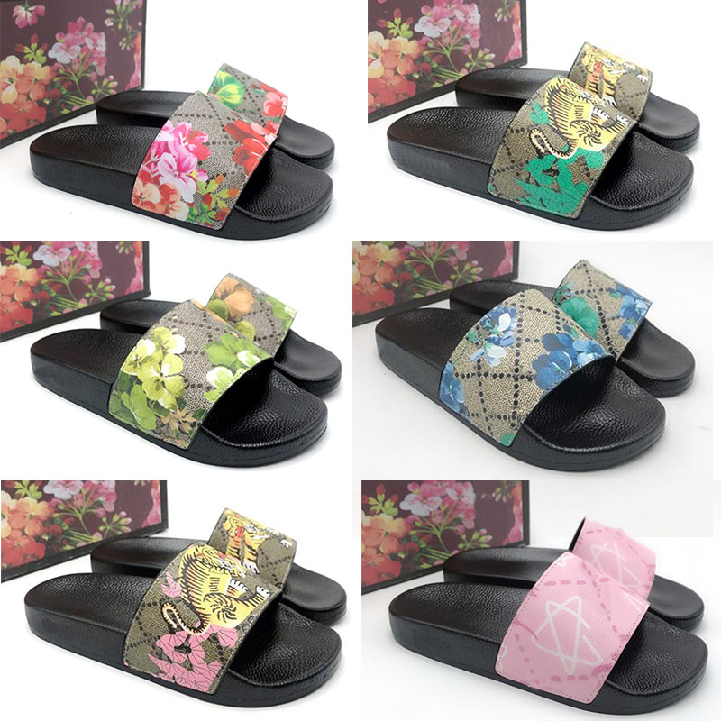 36-46 Slippers Fashion Designers Trendy Shoes Slides Flip Flops Men Women Leisure Gear Bottoms Flowers Bee Brocade Rubber Floral Sandals Beach Slider Loafers Scuffs, 36-46 (13)
36-46 Slippers Fashion Designers Trendy Shoes Slides Flip Flops Men Women Leisure Gear Bottoms Flowers Bee Brocade Rubber Floral Sandals Beach Slider Loafers Scuffs, 36-46 (13)