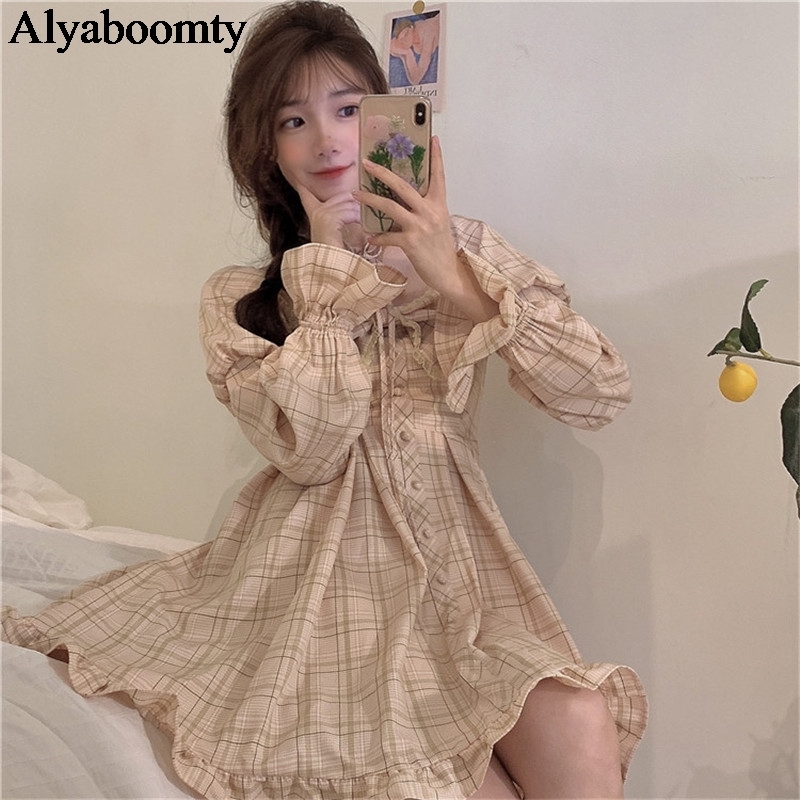 New Japanese Lolita Style Autumn Women Princess Dress Square Collar Plaid Bow Fairy Dress Puff Sleeve Cute Kawaii Ruffles Dress 210409