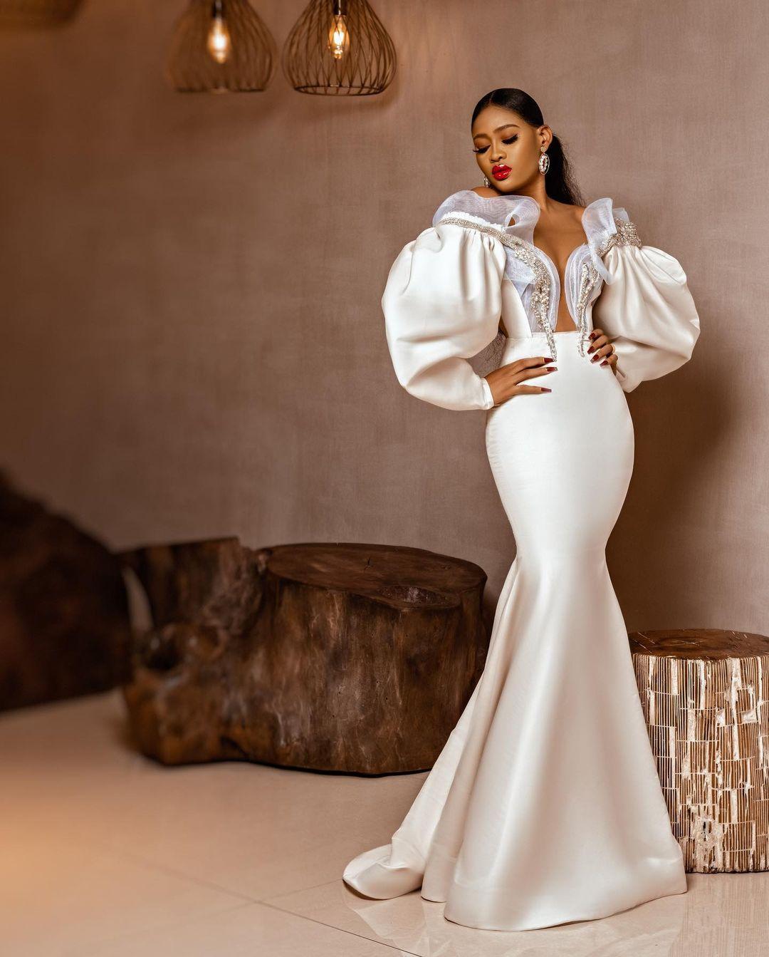 Aso Ebi Mermaid Crystals Wedding Dresses 2021 Plus Size Arabic Long Sleeve Crepe Stain Trumpet Beach Garden Bridal Dress