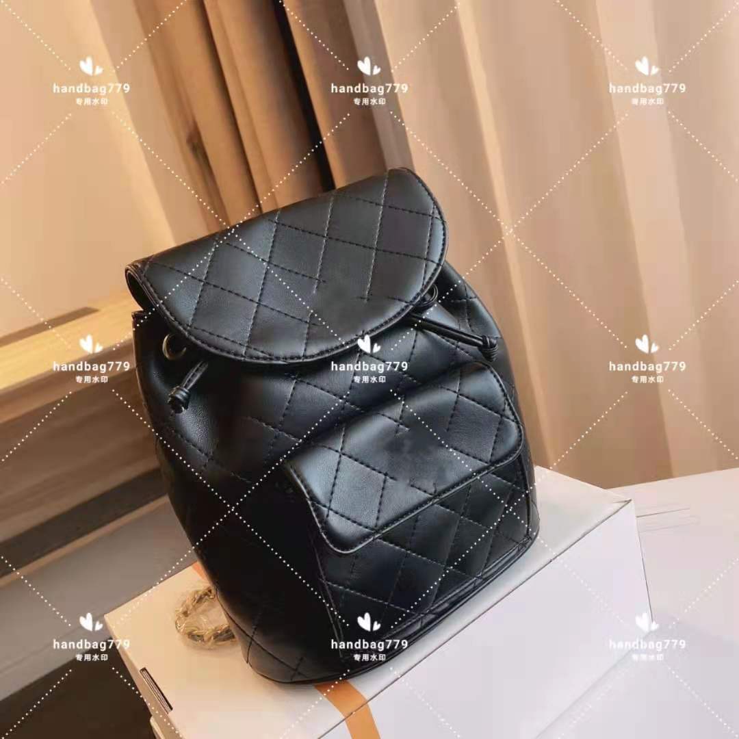 Women High End fashion Backpack Solid Color Rhomboid Soft Leather Portable Large Volume Inside Pullstring aslant Bag Metal Features Letters LOGO 24cm
Women High End fashion Backpack Solid Color Rhomboid Soft Leather Portable Large Volume Inside Pullstring aslant Bag Metal Features Letters LOGO 24cm