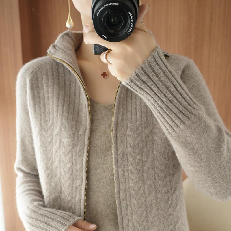 Designer Knitted Sweater Cardigan Women Stand-Up Collar Red Loose Cable Solid Jacket Female Tops Autumn Black Woman, White;black
Designer Knitted Sweater Cardigan Women Stand-Up Collar Red Loose Cable Solid Jacket Female Tops Autumn Black Woman, White;black