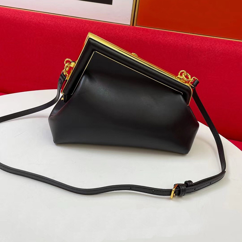 Womens designers Leather clutch Evening Bags handbags Classic ladies fashion Metal lock buckle Crossbody Shoulder Bag embroidery purse Shopping Tote, Black
Womens designers Leather clutch Evening Bags handbags Classic ladies fashion Metal lock buckle Crossbody Shoulder Bag embroidery purse Shopping Tote, Black