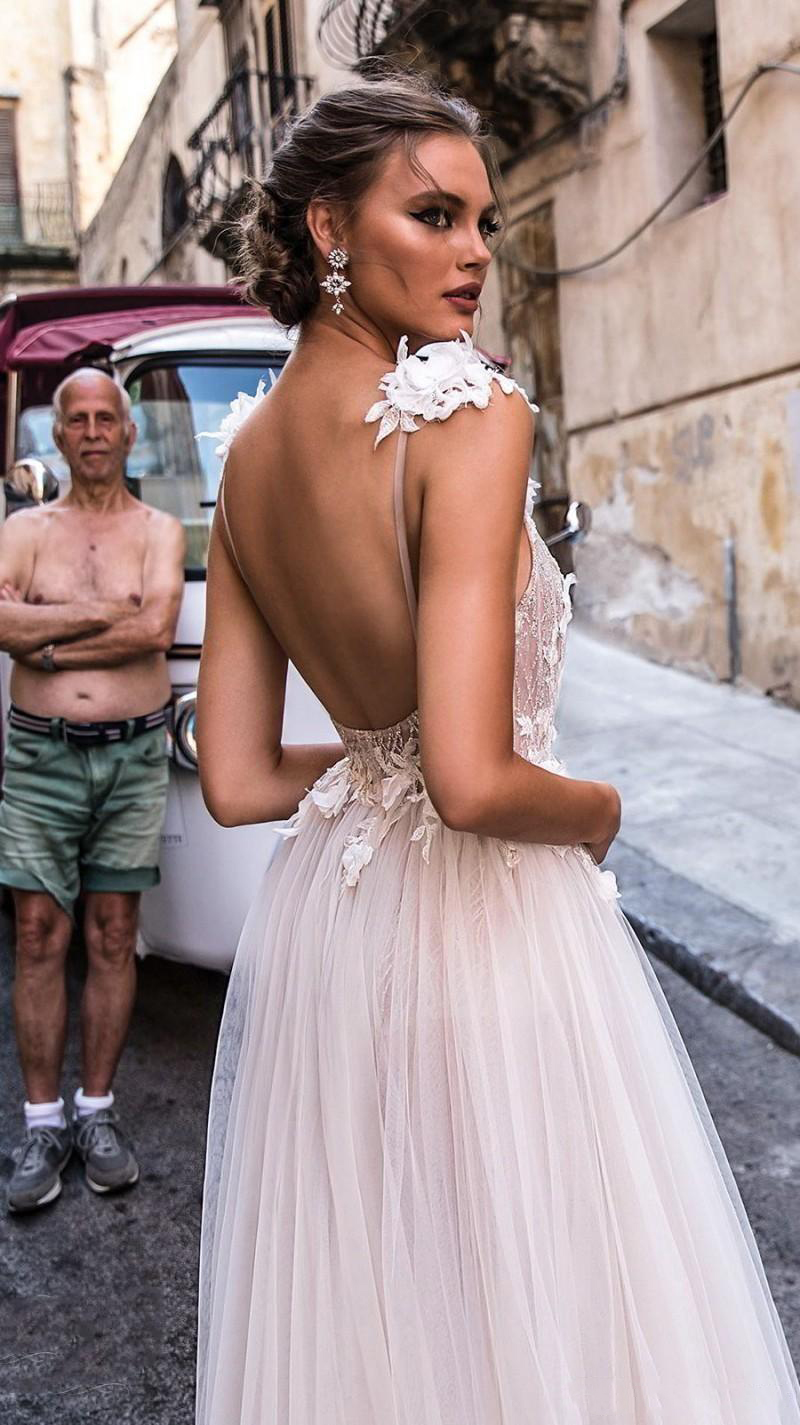 Backless Sexy Bohemian Boho Berta Dresses Lace D Appliqued A E Deep V Neck Beach Bridal Gown Tulle Split Side Wedding Dress