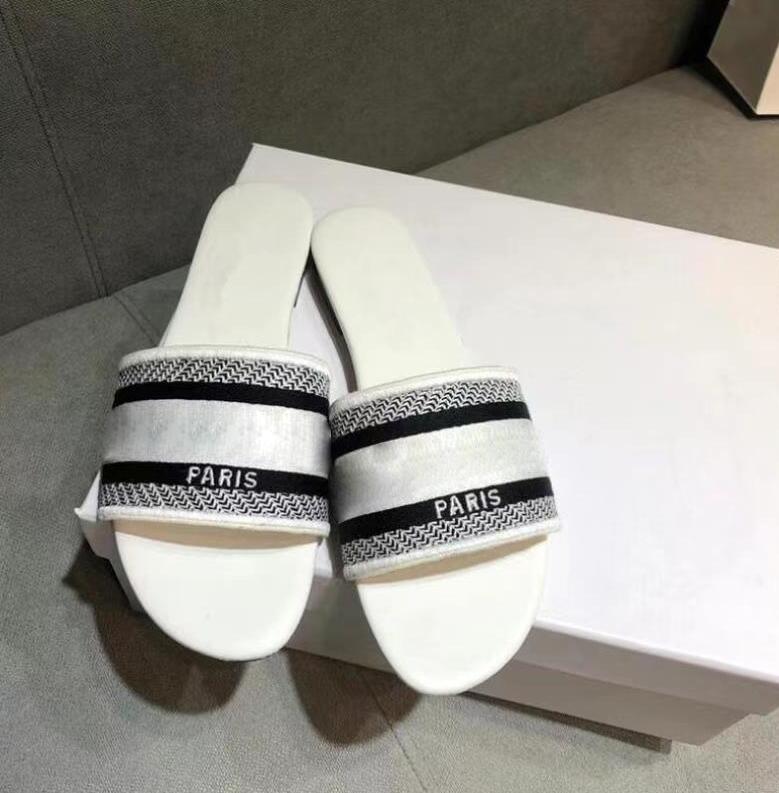 Women Slippers Fashion Paris Sandals Summer Girls Beach Slides Flip Flops Loafers Sexy Embroidered Black White Red Green Blue NO BOX
Women Slippers Fashion Paris Sandals Summer Girls Beach Slides Flip Flops Loafers Sexy Embroidered Black White Red Green Blue NO BOX