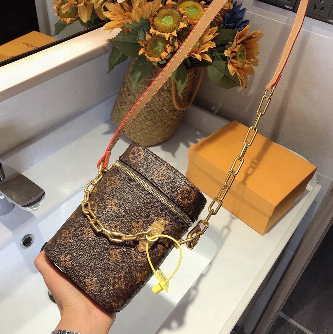 Luxury leather Handbag high quality Handbags Wallet Famous women Crossbody bag Fashion Vintage Shoulder Bags -L4474, Red;black
Luxury leather Handbag high quality Handbags Wallet Famous women Crossbody bag Fashion Vintage Shoulder Bags -L4474, Red;black