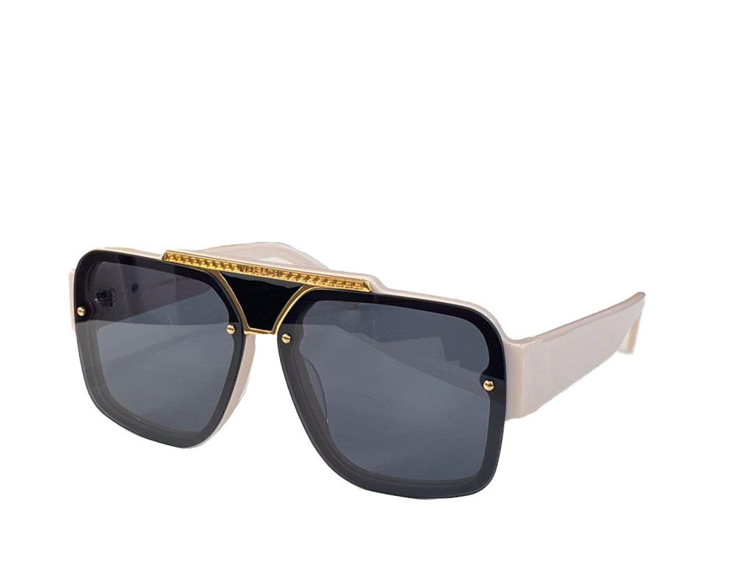 Sunglasses For Men and Women Summer style 4501 Anti-Ultraviolet Retro Plate Square Full frame fashion Eyeglasses Random Box
Sunglasses For Men and Women Summer style 4501 Anti-Ultraviolet Retro Plate Square Full frame fashion Eyeglasses Random Box