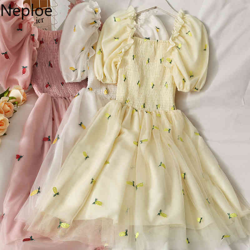 Neploe Women Dress Sweet Gauze Patchwork Strawberry Embroidered Square Collar Vestidos Summer Pleated Slim Puff Sleeve Dresses 210422