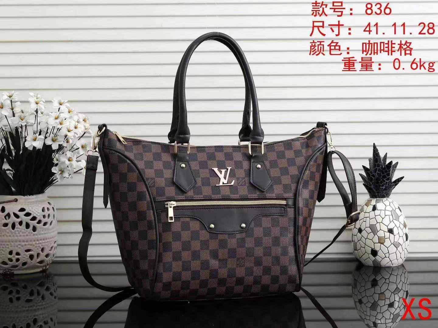 LV LOUIS 888 VITTON 12365Fashion Bag Women Luxurys Designers Crossbody Bags Leather Wallet Shoulder Shopping Tote Pruse
LV LOUIS 888 VITTON 12365Fashion Bag Women Luxurys Designers Crossbody Bags Leather Wallet Shoulder Shopping Tote Pruse