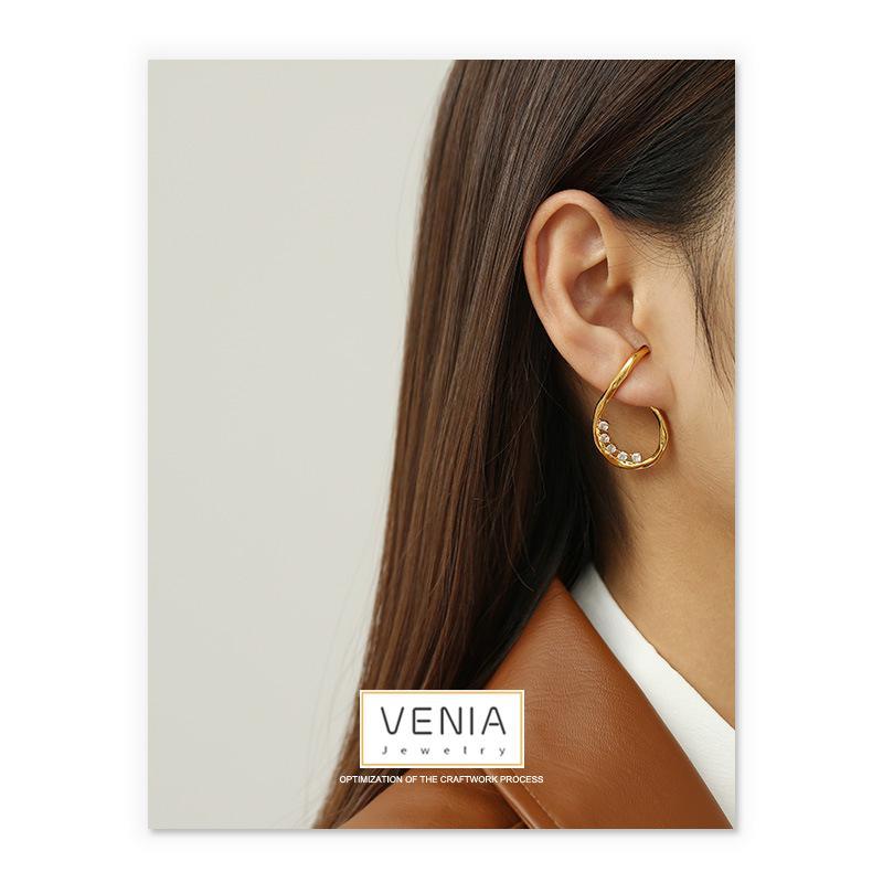 Hoop & Huggie VENIA Retro Minimalist Zircon Micro Inlaid Big Earrings Exaggerated Fashion Punk Women 2021 Jewelry
Hoop & Huggie VENIA Retro Minimalist Zircon Micro Inlaid Big Earrings Exaggerated Fashion Punk Women 2021 Jewelry
