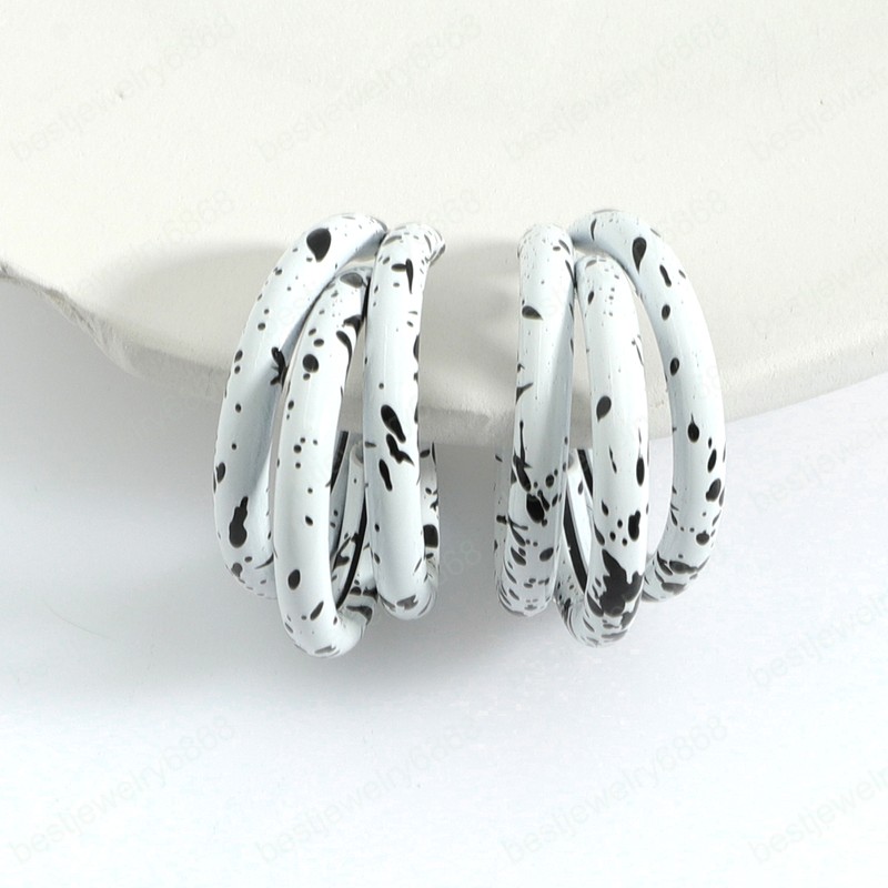 Bohemian Multilayered Metal Spray Paint C-Shaped Stud Earrings for Women Fashion Geometric Circle Hoop Earrings Jewelry
Bohemian Multilayered Metal Spray Paint C-Shaped Stud Earrings for Women Fashion Geometric Circle Hoop Earrings Jewelry