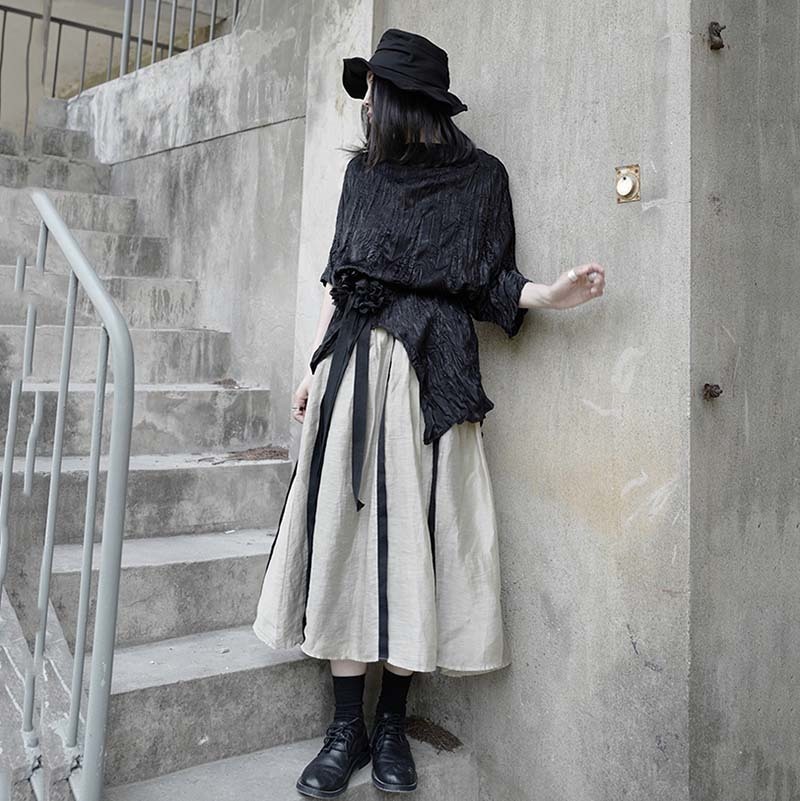 EAM Women Black Pleated Irregular Split Big Size Tshirt Round Neck Half Sleeve Fashion Spring Summer 1W318 210406