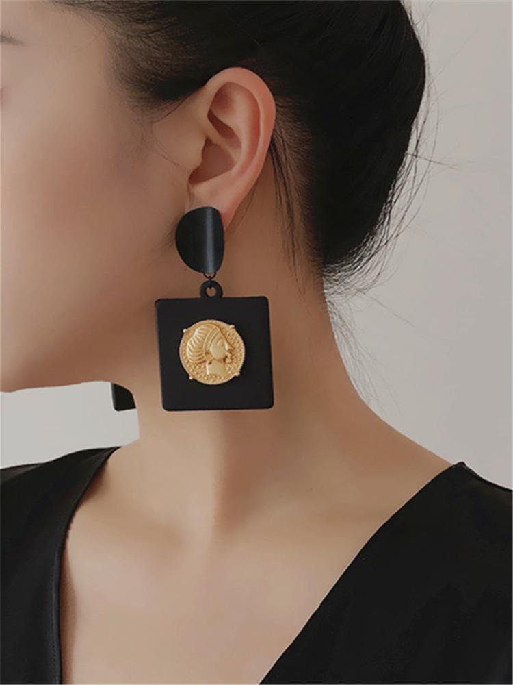 Stud Metal Black Pendant Earrings Europe United States Temperament Personality Fashion Big Ms Jewelry Christmas Gift
Stud Metal Black Pendant Earrings Europe United States Temperament Personality Fashion Big Ms Jewelry Christmas Gift