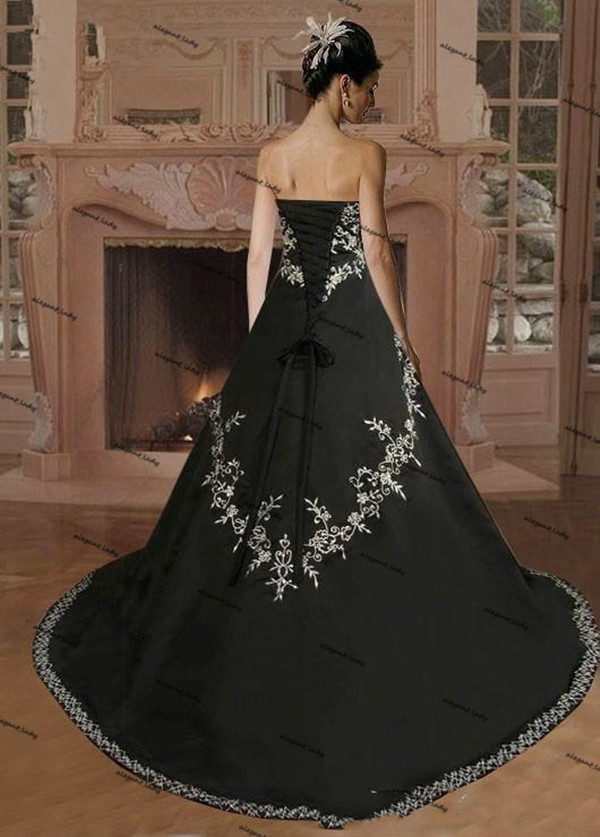 Vintage Black Gothic Wedding Dresses with Embroidery 2021 Strapless Lace-up Corset Back Beaded Stain Country Bridal Dress Vestidos De Marriage