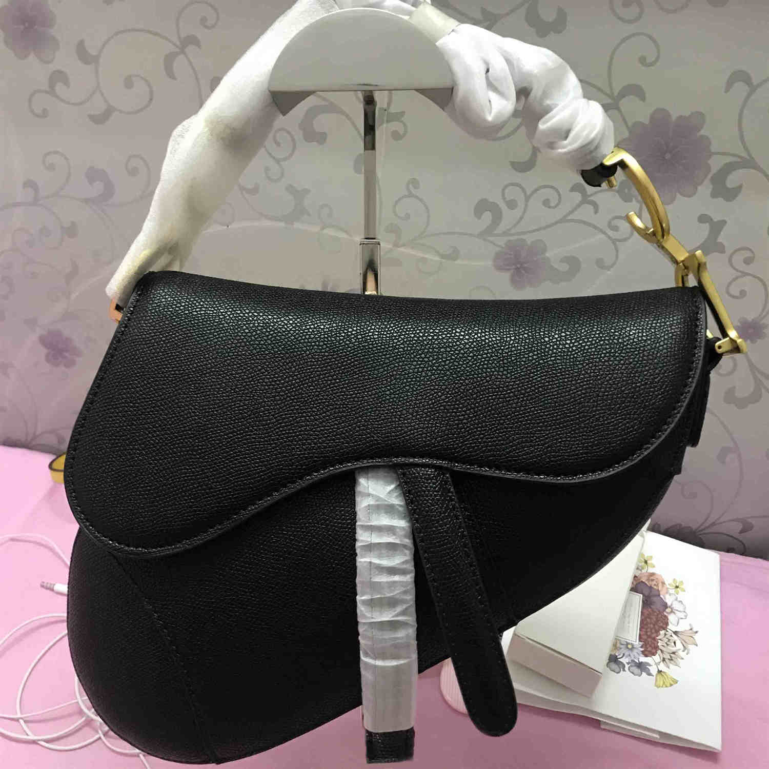 Designer Messenger Bag 2021 Handbag Womens Luxury Designer Genuine Leather New High Quality Letter Bag Crossbo
Designer Messenger Bag 2021 Handbag Womens Luxury Designer Genuine Leather New High Quality Letter Bag Crossbo