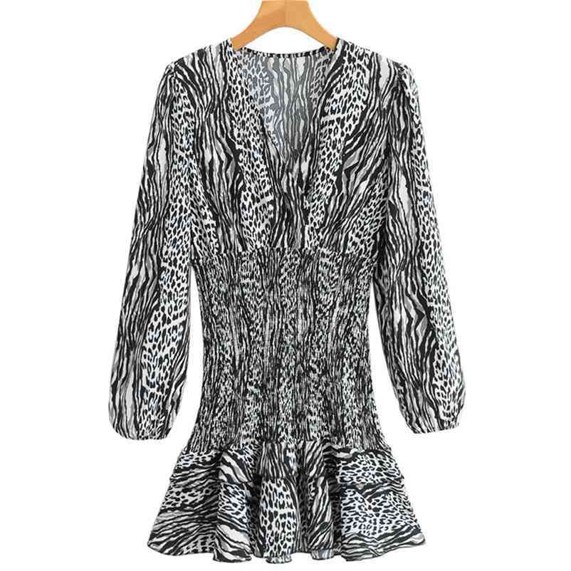 Summer Women Sexy Leopard Dress Deep V-neck Striped Female Long Sleeve Casual Pleated Dresses High Quality A-Line Size L 210524, Black
Summer Women Sexy Leopard Dress Deep V-neck Striped Female Long Sleeve Casual Pleated Dresses High Quality A-Line Size L 210524, Black