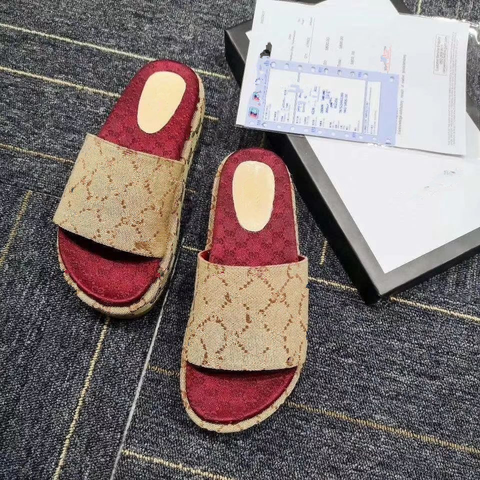 Designer woman fashion Beach Thick bottom luxury platform Alphabet lady Leather High heel slippers Large size 35-40 mkj001
Designer woman fashion Beach Thick bottom luxury platform Alphabet lady Leather High heel slippers Large size 35-40 mkj001